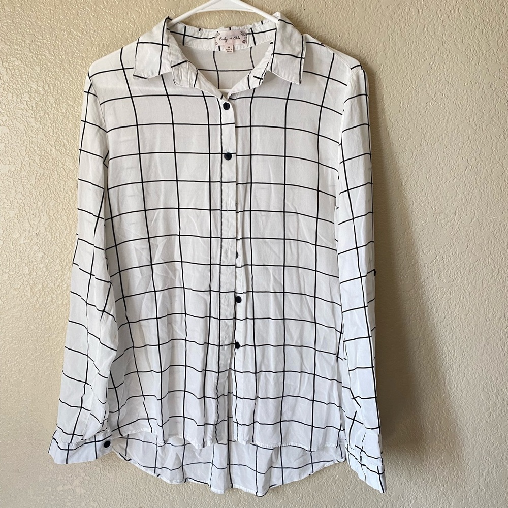 🟢3/$25🟢 White and Black Button down
